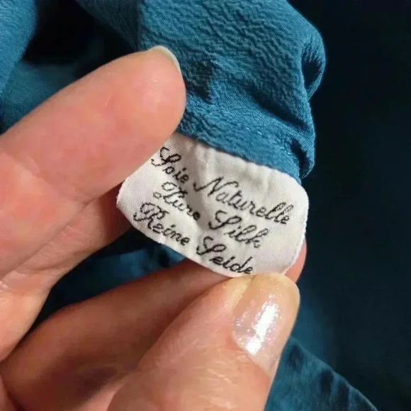 100% silk blue top Saks fifth Avenue sz Small Medium - Picture 4 of 9